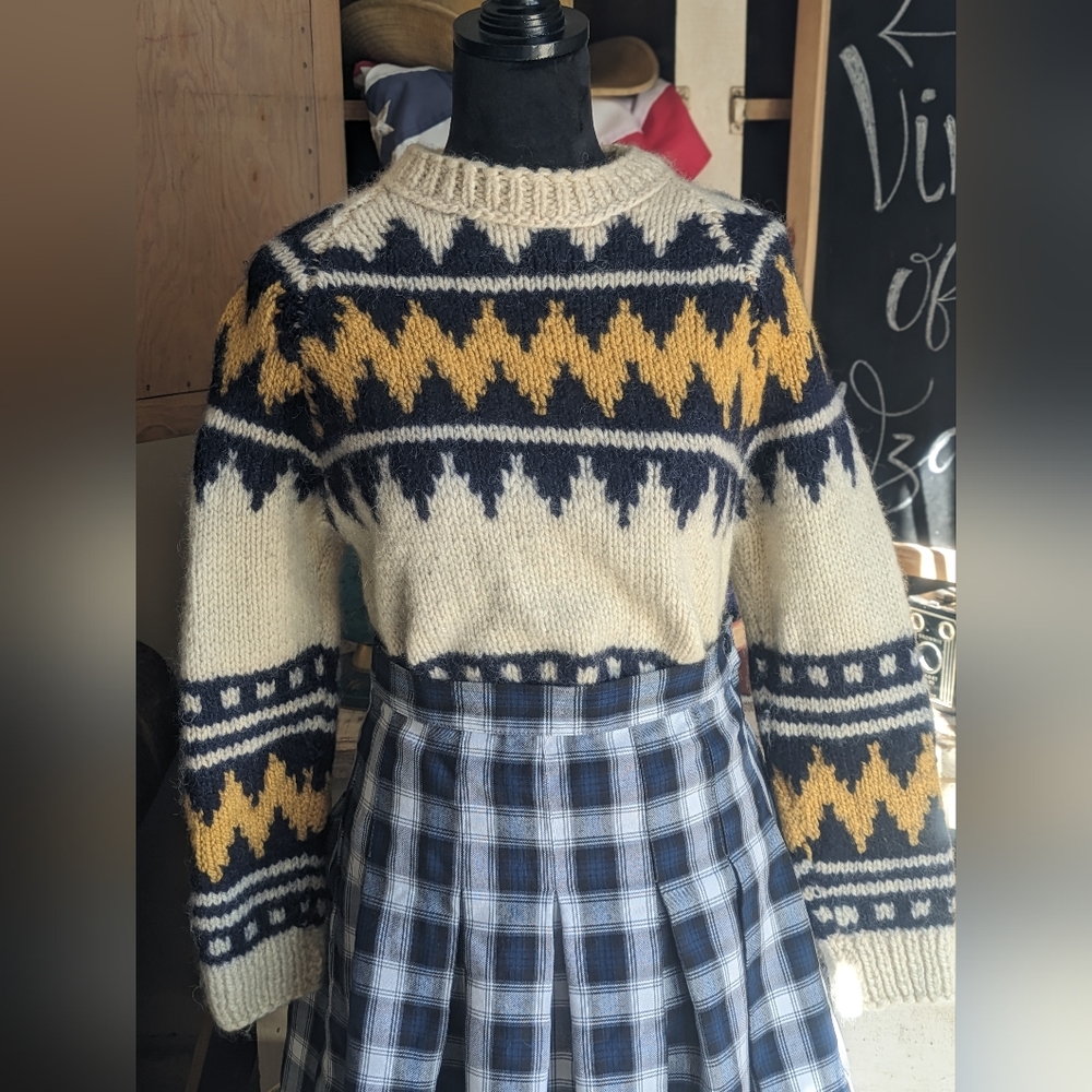 Vintage hand knit wool sweater